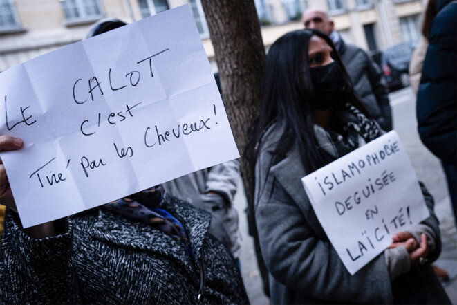 Chasse au couvre-chef à l’hôpital: le syndicat SUD se fracture sur la question de la laïcité