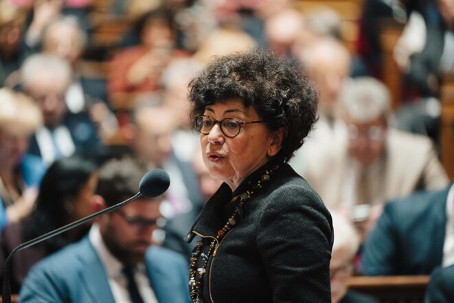 Après le vote de la loi agricole, la très discrète ministre de lécologie met sa démission sur la table Fragile depuis le départ, la position de Monique Barbut dans le gouvernement Lecornu na fait que seffacer au fil des mois. Son entourage indique à «Mediapart» quelle annoncera son départ dici au conseil des ministres de mercredi.