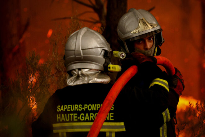 Les pompiers en colère montent un front syndical inédit face au ministre de lintérieur Exaspérées par linaction du gouvernement, les neuf organisations représentatives de la profession ont déposé un préavis de grève pour le jeudi 13 août. Elles organisent une conférence de presse en pleine rue, à deux pas de la place Beauvau. Laurent Nuñez a annoncé les recevoir.