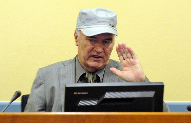 Ratko Mladić: vie et mort dun criminel de guerre Lancien chef de guerre des Serbes de Bosnie-Herzégovine est décédé jeudi 27 août, à lâge de 84 ans, à La Haye, où il purgeait une peine de prison à perpétuité. Son décès ravive toutes les déchirures de la région.