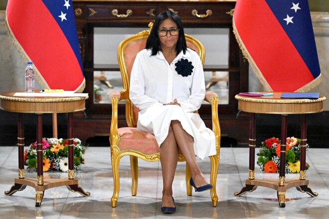 Le Venezuela soumet son pétrole au diktat trumpiste Une transaction «historique» annoncée par Donald Trump le 28 août a créé la stupeur. Washington met la main sur 20 des réserves dor noir de Caracas. Des questions se posent sur la légalité de la «prise de contrôle» de dix-sept gisements, et sur le destin réel de la manne attendue.