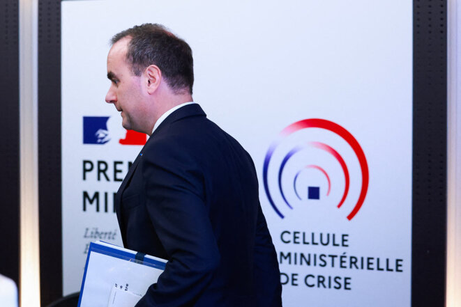 Pour éteindre la contestation, l’exécutif tente d’éloigner les lycéens des lycées