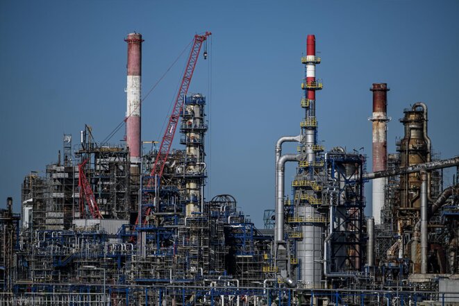 Les profits de Total bondissent, la droite et l’extrême droite applaudissent