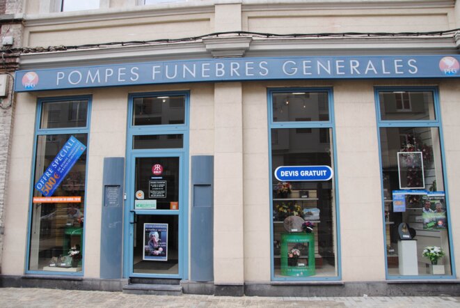 La crise, six pieds sous terre