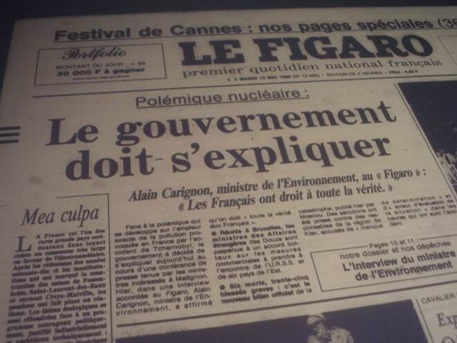 Le Journal Le Figaro Paraît Tous Les Jours C'est Un