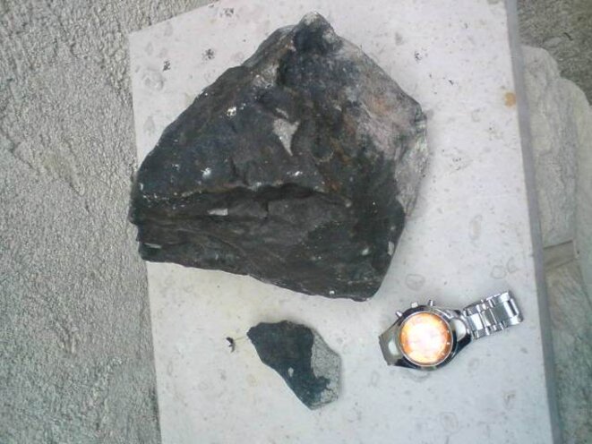 Le plus gros échantillon identifié de la météorite de Draveil © Louis Carion Le plus gros échantillon identifié de la météorite de Draveil © Louis Carion
