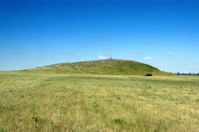 Tumulus kourgane étudié par l'archéologue Leonid Yablonsky © DR Tumulus kourgane étudié par l'archéologue Leonid Yablonsky © DR