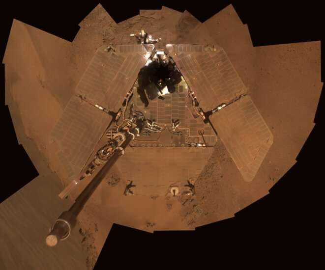 Rover couvert de poussière martienne © Nasa Rover couvert de poussière martienne © Nasa