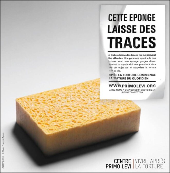 Cette éponge laisse des traces © Greys Paris. Photo François Ayme. Pour le Centre Primo Levi Cette éponge laisse des traces © Greys Paris. Photo François Ayme. Pour le Centre Primo Levi
