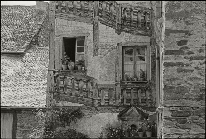 Conques - Aveyron -1972 © Gilles Walusinski Conques - Aveyron -1972 © Gilles Walusinski
