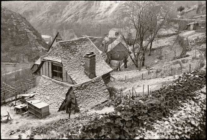 Conques - Aveyron -1973 © Gilles Walusinski Conques - Aveyron -1973 © Gilles Walusinski