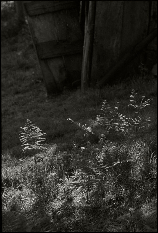 Conques - Aveyron -1972 © Gilles Walusinski Conques - Aveyron -1972 © Gilles Walusinski