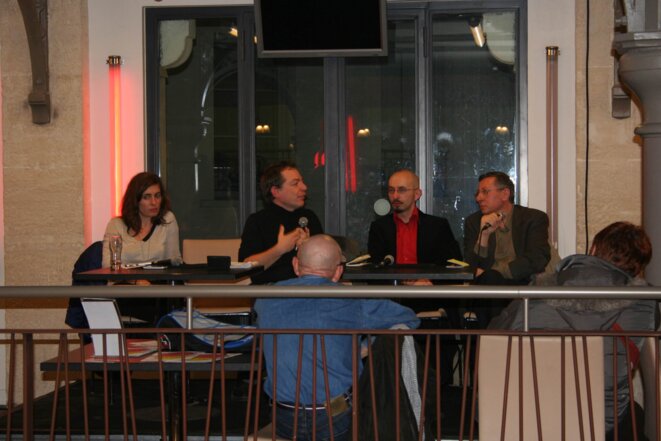 Les sociabilités neuves des «communautés d'information»