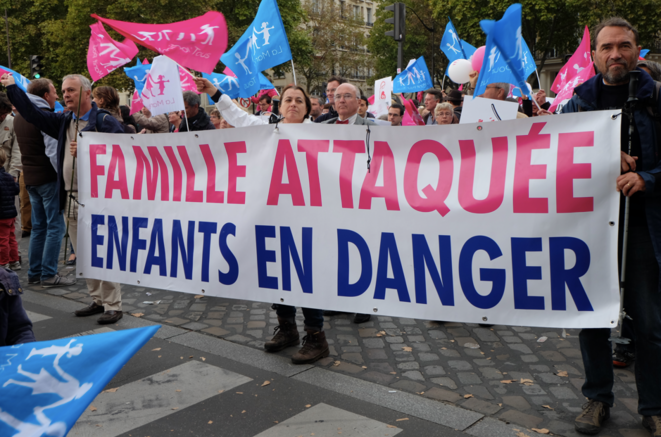 Dans le cortège parisien de la “Manif pour tous”, le 5 octobre. © ES Dans le cortège parisien de la “Manif pour tous”, le 5 octobre. © ES