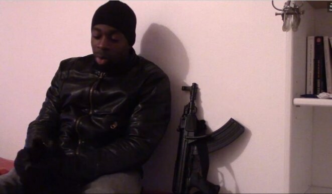Amedy Coulibaly revendiquant ses attaques sur une video posthume. © DR Amedy Coulibaly revendiquant ses attaques sur une video posthume. © DR