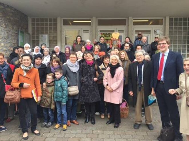 Rassemblement devant l’école St-Exupéry (Juvisy) le 1er avril 2015 Rassemblement devant l’école St-Exupéry (Juvisy) le 1er avril 2015