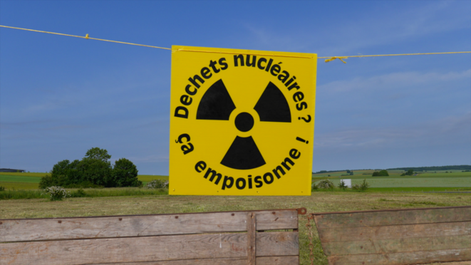 100000 pas à Bure, 7 juin 2015 - Déchets nucléaires ? Ça empoisonne ! 100000 pas à Bure, 7 juin 2015 - Déchets nucléaires ? Ça empoisonne !