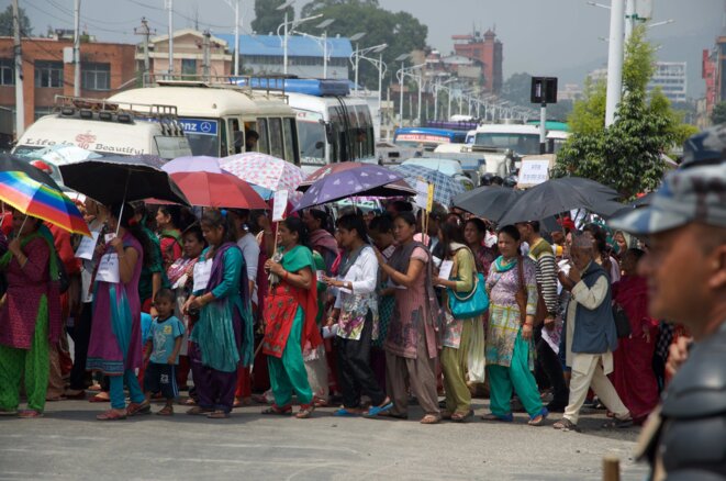 Le 9 septembre, une manifestation de femmes a bloqué Madan Bhandari Road à Katmandou © Guillaume Delacroix