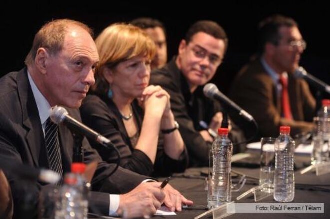 UNLa : Dr Eugenio Raul Zaffaroni, Dra Ana Maria Jamarillo, Pierre Carpentier, Mariano Saravia, Marcelo Gullo. © Raùl Ferrari/Telam UNLa : Dr Eugenio Raul Zaffaroni, Dra Ana Maria Jamarillo, Pierre Carpentier, Mariano Saravia, Marcelo Gullo. © Raùl Ferrari/Telam