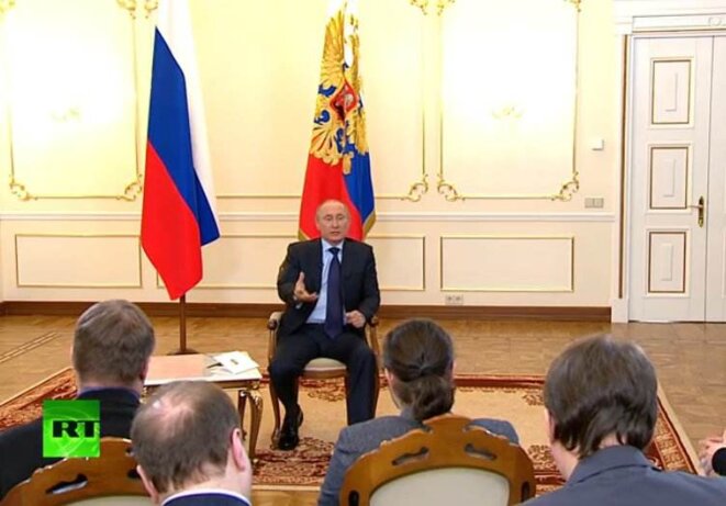 Vladimir Poutine, mardi 4 mars: "L'envoi de troupes, ce n'est pas nécessaire pour le moment. Mais cette possibilité existe." © (dr) Vladimir Poutine, mardi 4 mars: "L'envoi de troupes, ce n'est pas nécessaire pour le moment. Mais cette possibilité existe." © (dr)
