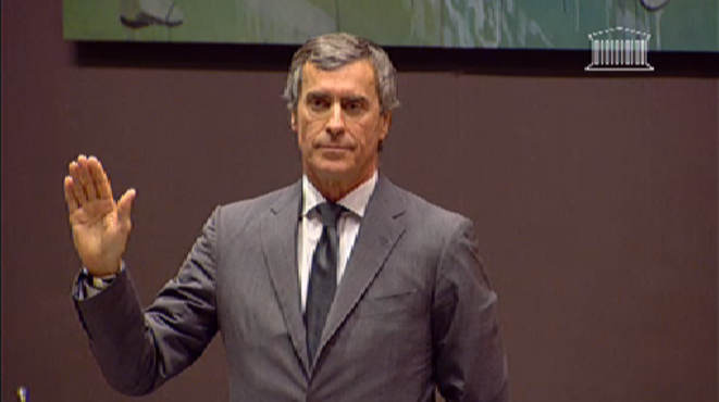 Jérôme Cahuzac prête serment, mercredi, devant la commission. Jérôme Cahuzac prête serment, mercredi, devant la commission.