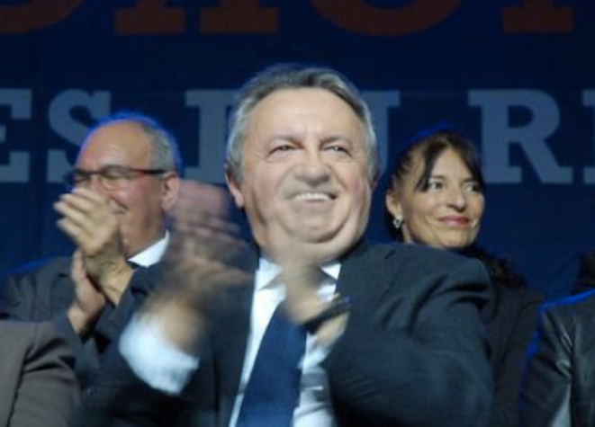 Guérin entouré des candidats Force du 13, le 12 mars. © (LF) Guérin entouré des candidats Force du 13, le 12 mars. © (LF)