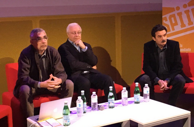 Daniel Schneidermann, Maurice Botbol et Edwy Plenel, vendredi matin lors de la Journée de la presse en ligne. Daniel Schneidermann, Maurice Botbol et Edwy Plenel, vendredi matin lors de la Journée de la presse en ligne.