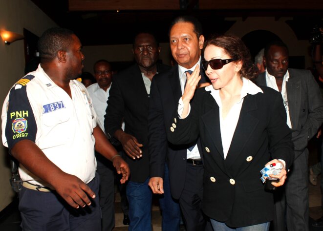 Jean-Claude Duvalier et son épouse, Véronique Roy, dimanche. © Francis Concite