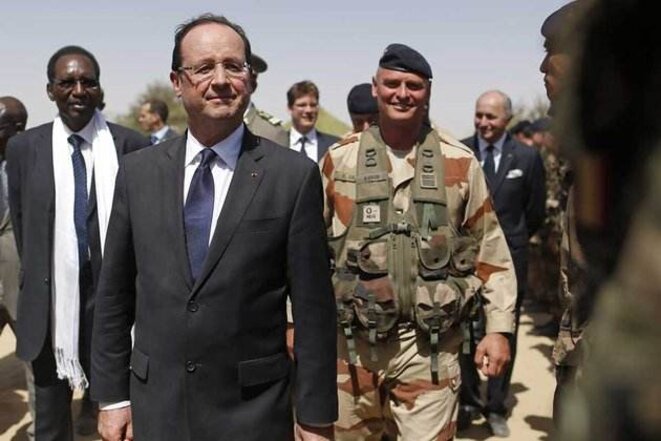 François Hollande en visite à Bamako en février 2013. © (Reuters)