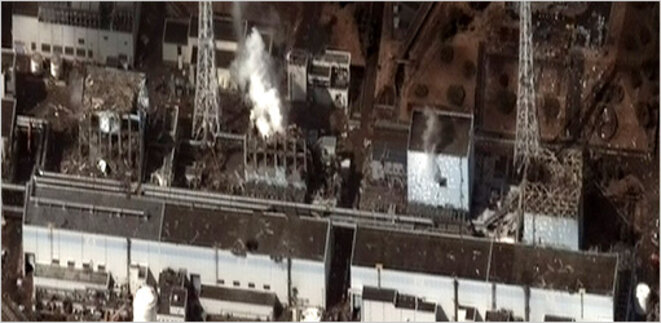Quatre des six réacteurs du site de Fukushima. Quatre des six réacteurs du site de Fukushima.