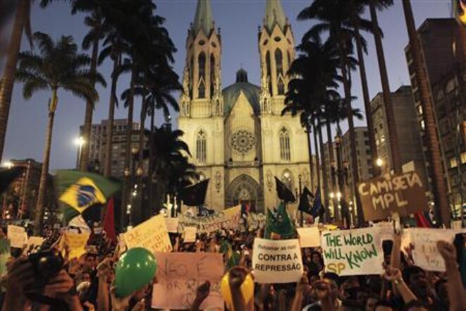 Manifestation mardi soir à Sao Paulo. © Reuters Manifestation mardi soir à Sao Paulo. © Reuters