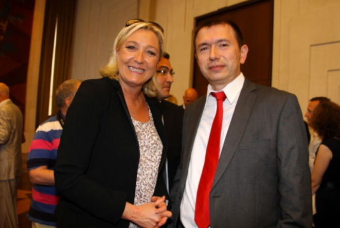 Marine Le Pen et l'ambassadeur d’Ouzbekistan, à l'ambassade de Russie, le 12 juin 2014. © rusoch.fr Marine Le Pen et l'ambassadeur d’Ouzbekistan, à l'ambassade de Russie, le 12 juin 2014. © rusoch.fr