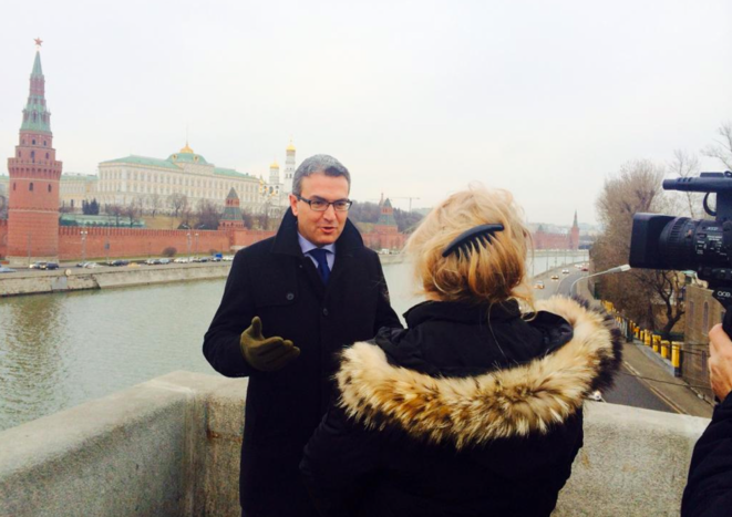 Aymeric Chauprade interviewé en face du Kremlin par TFI, le 25 novembre 2014. © Twitter / @a_chauprade Aymeric Chauprade interviewé en face du Kremlin par TFI, le 25 novembre 2014. © Twitter / @a_chauprade