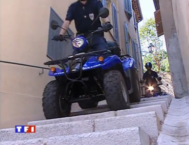 Reportage sur les quads de la police municipale du Cannet, diffusé sur TF1 le 5 août 2003. Reportage sur les quads de la police municipale du Cannet, diffusé sur TF1 le 5 août 2003.
