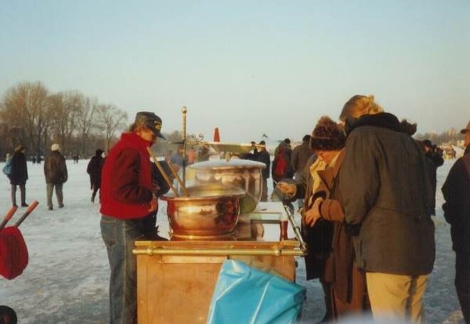 Alster gelée 1996 - Stand vin chaud - © Etoile66 Alster gelée 1996 - Stand vin chaud - © Etoile66