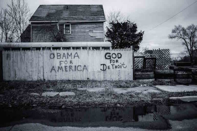 Le tag "Obama pour l'Amérique, Dieu pour Détroit" est inscrit sur une maison abandonnée dans l'Eastside de Détroit. © Nastasia Peteuil