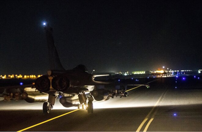Avions français prêts à décoller pour bombarder Daech en Syrie le 15 novembre 2015 © Armée de l'air Avions français prêts à décoller pour bombarder Daech en Syrie le 15 novembre 2015 © Armée de l'air