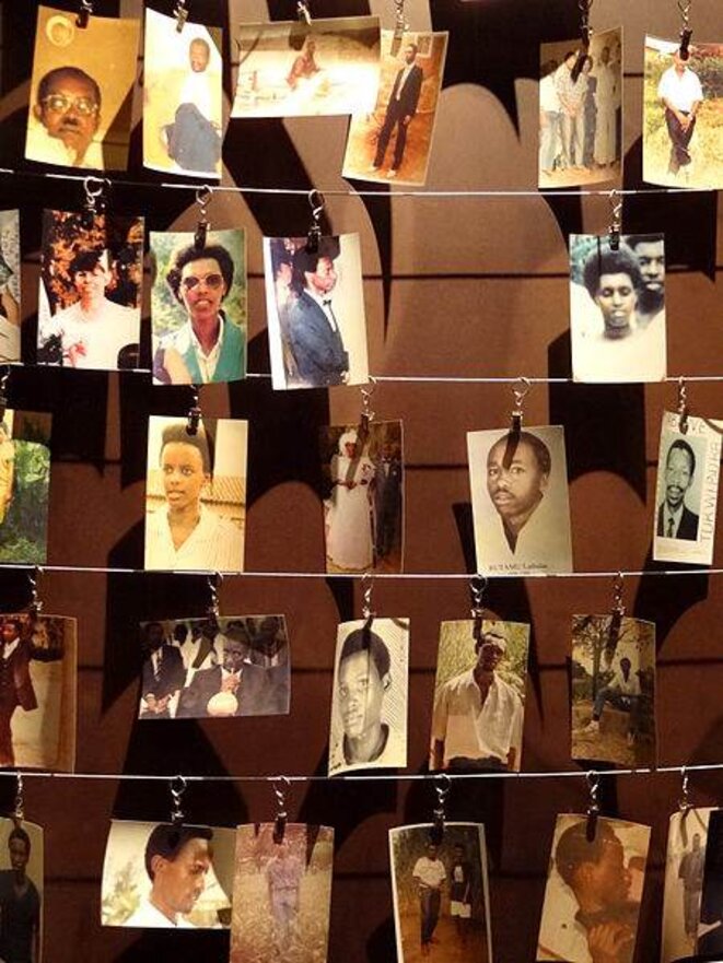 Photographies de victimes du génocide au Genocide Memorial Center à Kigali au Rwanda Photographies de victimes du génocide au Genocide Memorial Center à Kigali au Rwanda