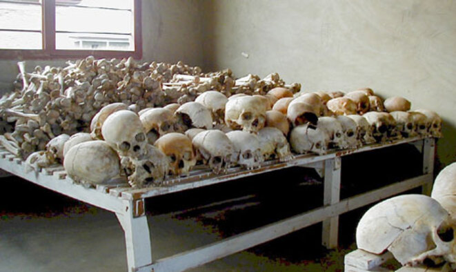 Victimes du génocide des Tutsi à Murambi au Rwanda