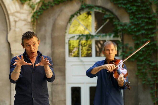 Il paraît que les oreilles n'ont pas de paupières (prélude) © Christophe Raynaud de Lage/Festival d'Avignon Il paraît que les oreilles n'ont pas de paupières (prélude) © Christophe Raynaud de Lage/Festival d'Avignon