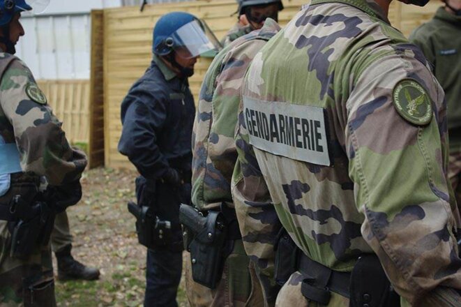 Les gendarmes à l'entrainement sur le site de l'AFEP - 2010 Les gendarmes à l'entrainement sur le site de l'AFEP - 2010