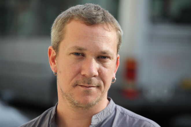 Critiquer les média pour les transformer : un enjeu démocratique essentiel