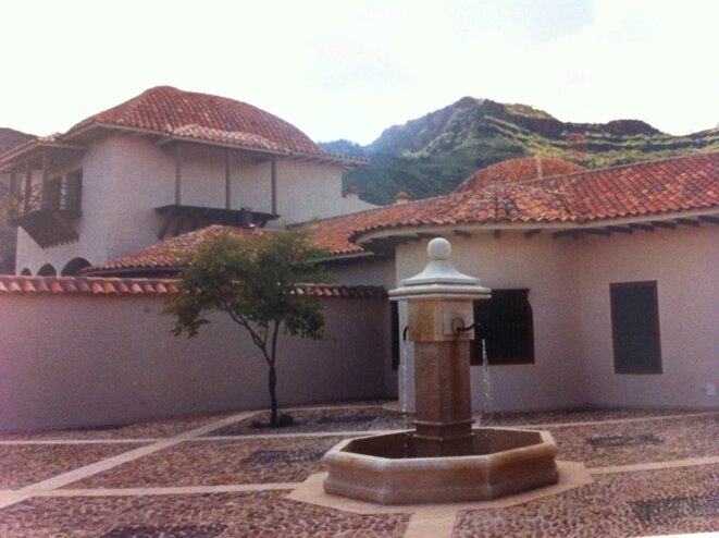 Le patio et sa fontaine. © dr Le patio et sa fontaine. © dr