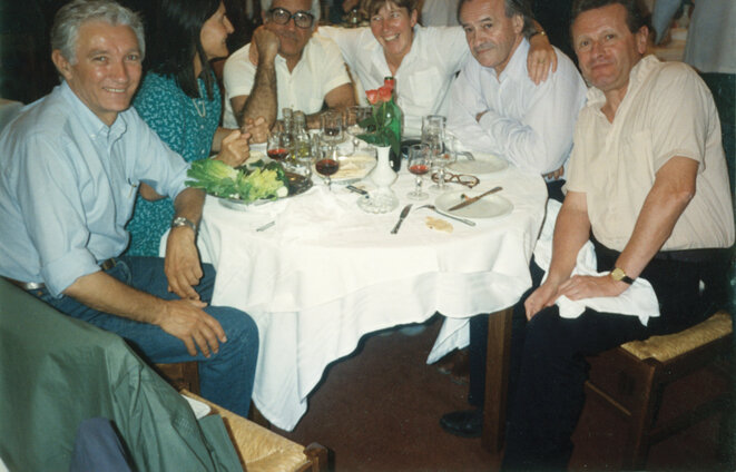Mon père, ma mère Nicole, Otelo de Carvalho, une femme dont j'ignore l'identité, puis Jack Ralite et Gilles Perrault. Mon père, ma mère Nicole, Otelo de Carvalho, une femme dont j'ignore l'identité, puis Jack Ralite et Gilles Perrault.