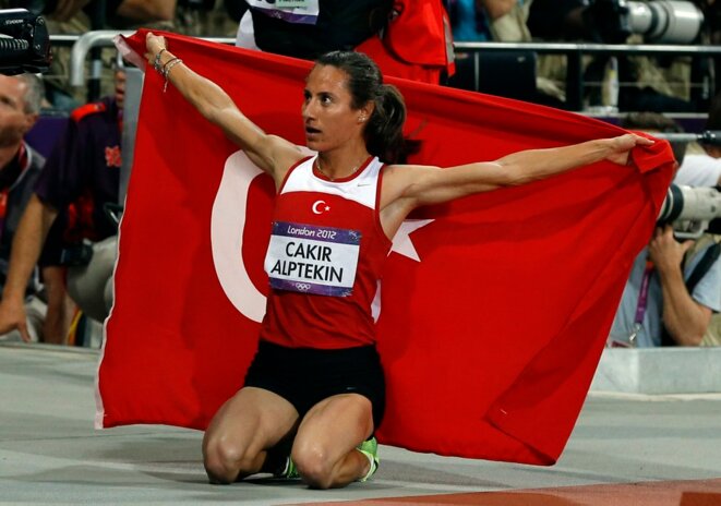 Turkey's Asli Cakir Alptekin celebrateS after winning gold in the women's 1500m final during the London 2012 Olympic Games at the Olympic Stadium August 10, 2012. REUTERS/Phil Noble (BRITAIN - Tags: SPORT ATHLETICS OLYMPICS) © Reuters Turkey's Asli Cakir Alptekin celebrateS after winning gold in the women's 1500m final during the London 2012 Olympic Games at the Olympic Stadium August 10, 2012. REUTERS/Phil Noble (BRITAIN - Tags: SPORT ATHLETICS OLYMPICS) © Reuters