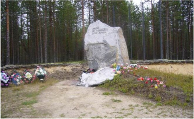 Monument aux victimes de la répression, cimetière de Sandarmokh, Carélie © KA Monument aux victimes de la répression, cimetière de Sandarmokh, Carélie © KA