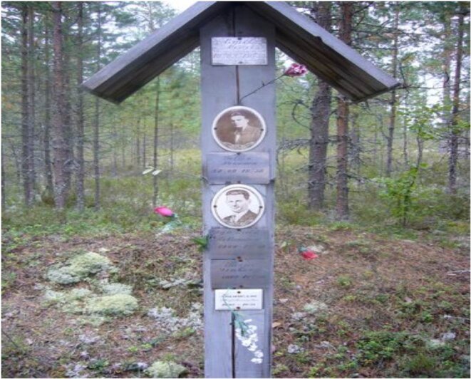 Croix de bois dans le cimetière-mémorial de Sandarmokh, en Carélie. © KA Croix de bois dans le cimetière-mémorial de Sandarmokh, en Carélie. © KA