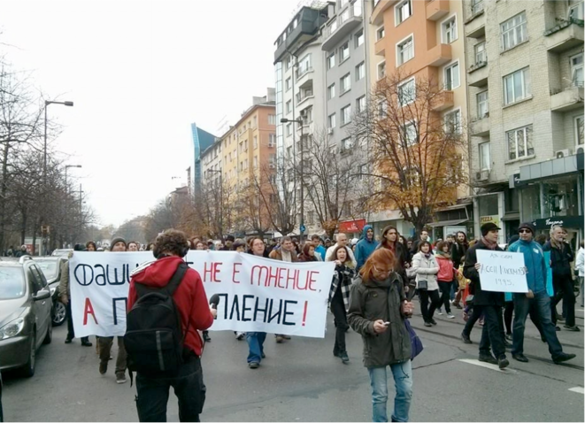 «Le racisme n’est pas une opinion, c’est un délit», banderole de la marche contre le racisme, Sofia - 17 novembre.