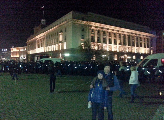 Le soir du 20 novembre, Sofia est une ville assiégée par les forces de police.