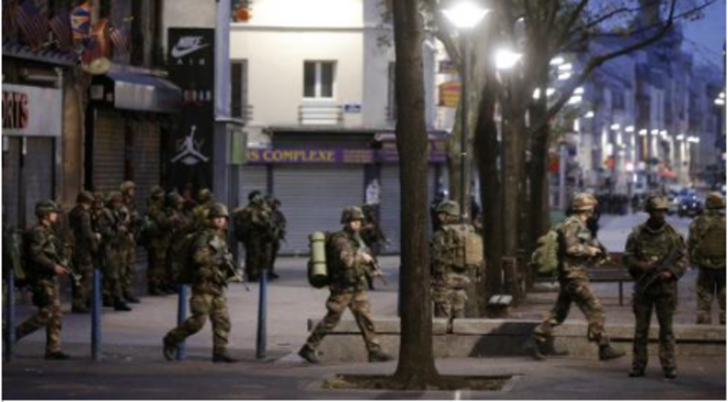 Des militaires sécurisent la zone de l'intervention à Saint-Denis, mercredi 18 novembre © Reuters Des militaires sécurisent la zone de l'intervention à Saint-Denis, mercredi 18 novembre © Reuters